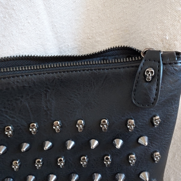 Skull and Spike Crossbody/Clutch - Picture 6 of 6